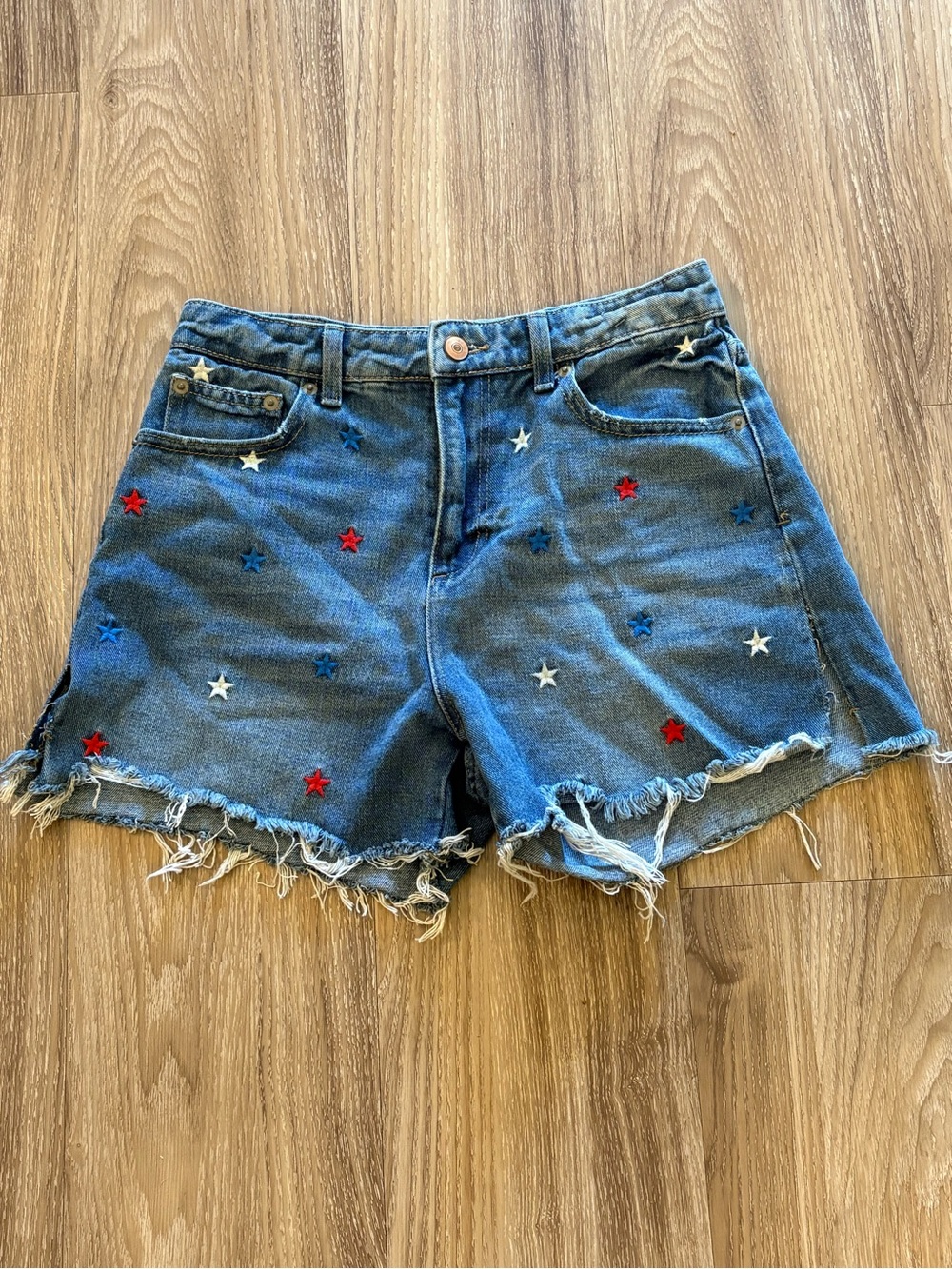 Red, White & Blue Stars Denim Jean Cut Off Shorts Juniors - Picture 3 of 5